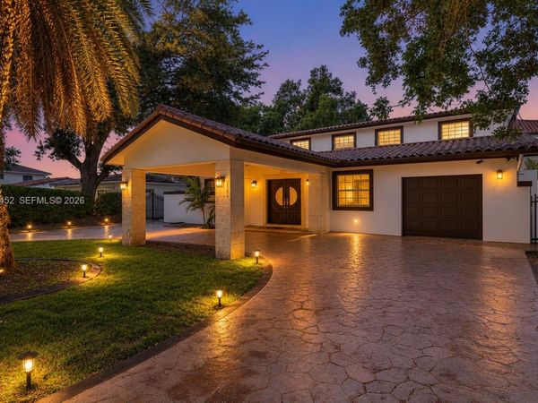 6284 SW 26th St , Miami, FL 33155