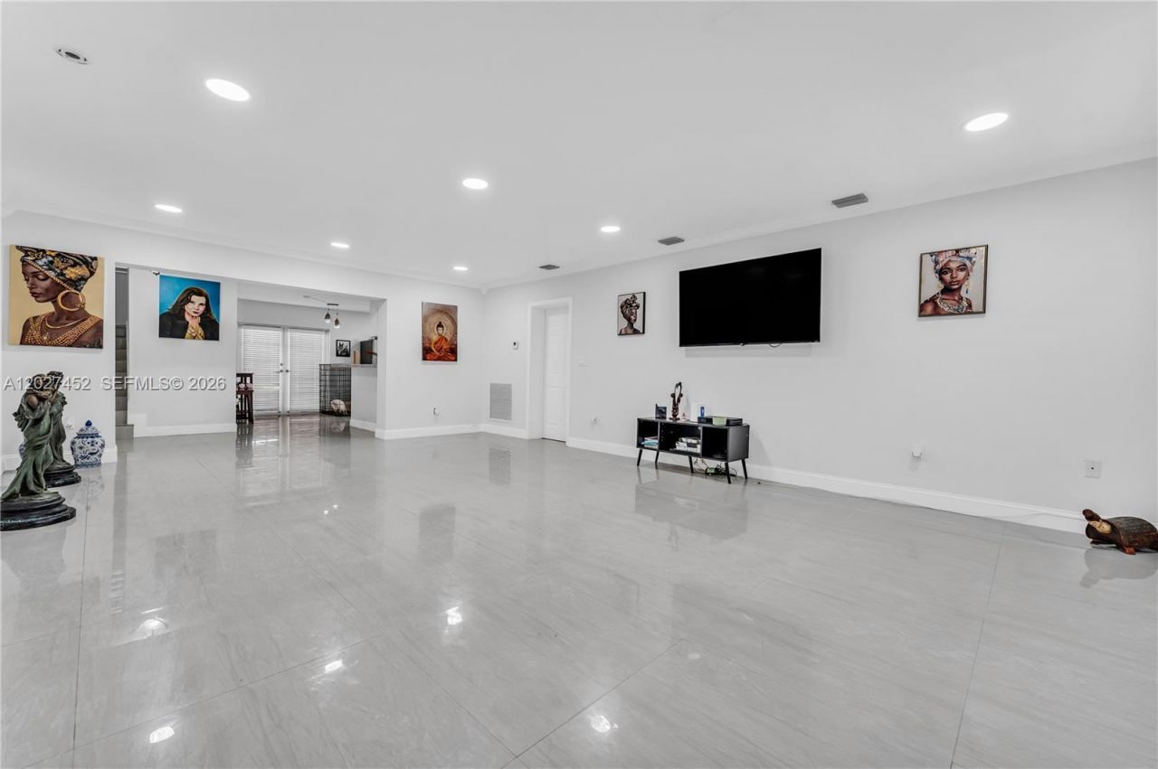 6284 SW 26th St , Miami, FL 33155 Photo