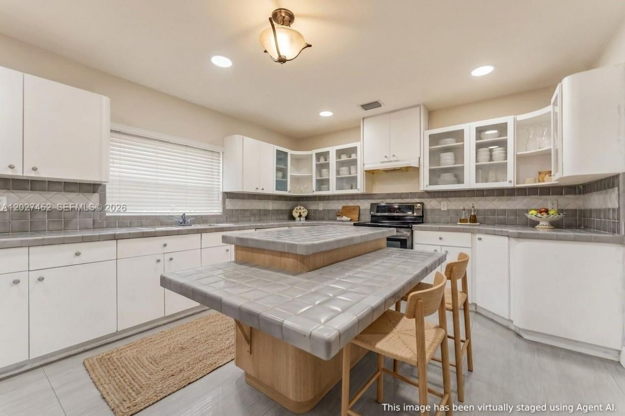 6284 SW 26th St , Miami, FL 33155 Photo