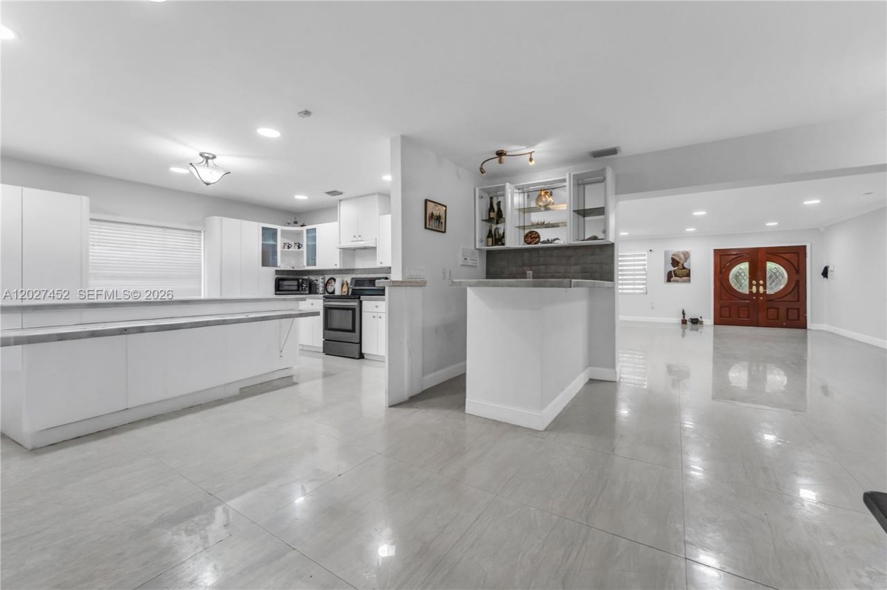 6284 SW 26th St , Miami, FL 33155 Photo