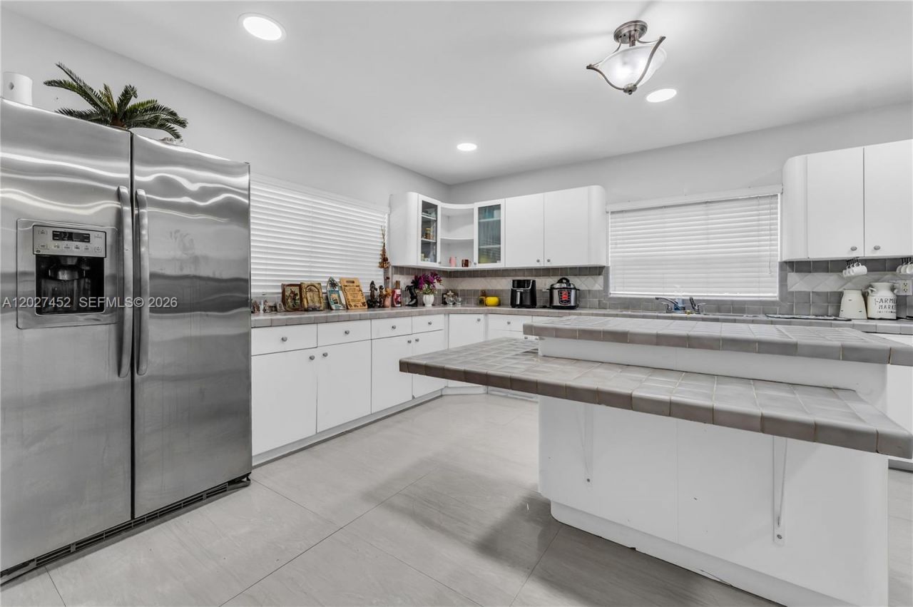 6284 SW 26th St , Miami, FL 33155 Photo