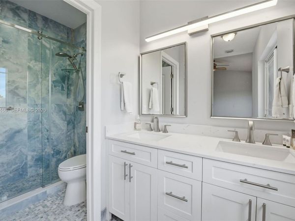 10180 SW 88th St, Unit 403, Miami, FL 33176