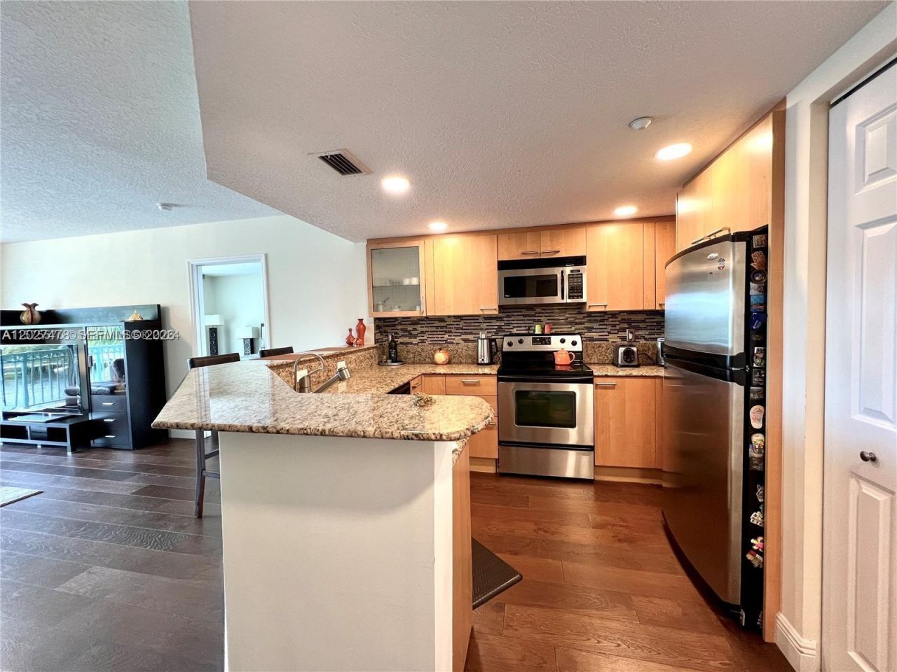201 S Golden Isles Dr , Unit 306, Hallandale Beach, FL 33009 Photo