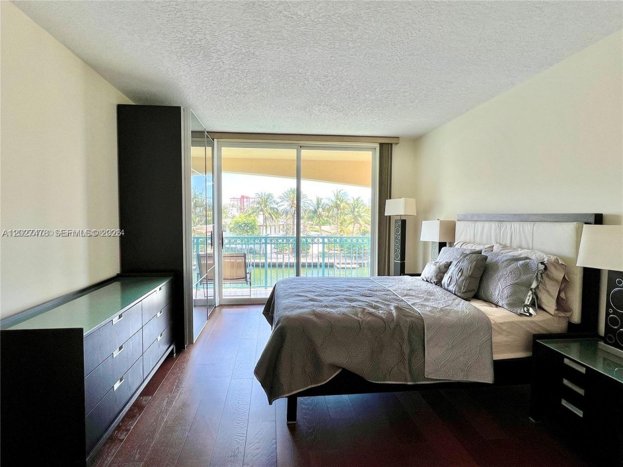 201 S Golden Isles Dr , Unit 306, Hallandale Beach, FL 33009 Photo