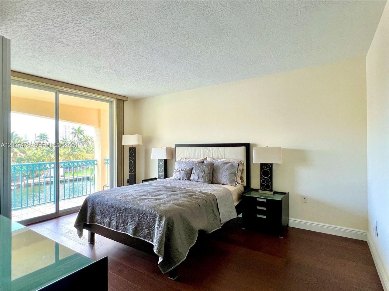 201 S Golden Isles Dr , Unit 306, Hallandale Beach, FL 33009 Photo