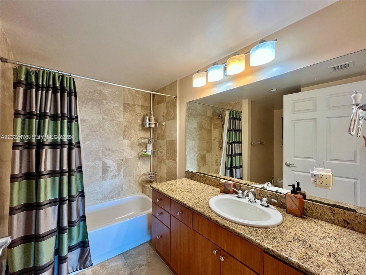 201 S Golden Isles Dr , Unit 306, Hallandale Beach, FL 33009 Photo