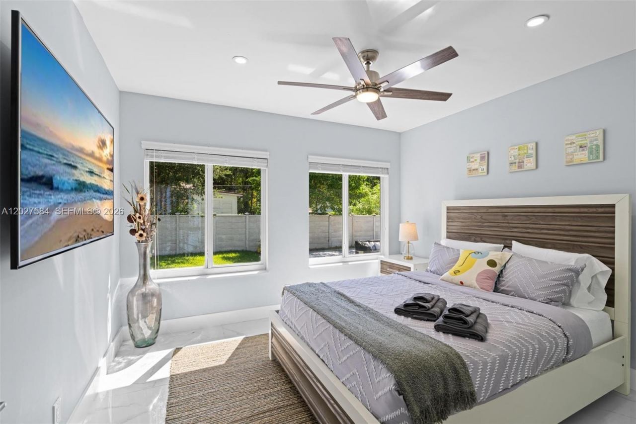 26 NE 88th St, El Portal, FL 33138 Photo