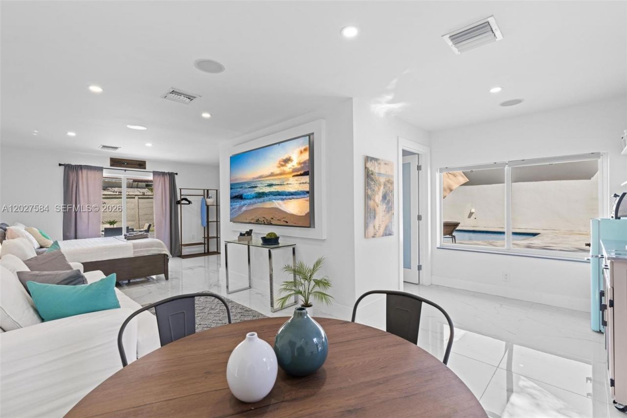 26 NE 88th St, El Portal, FL 33138 Photo