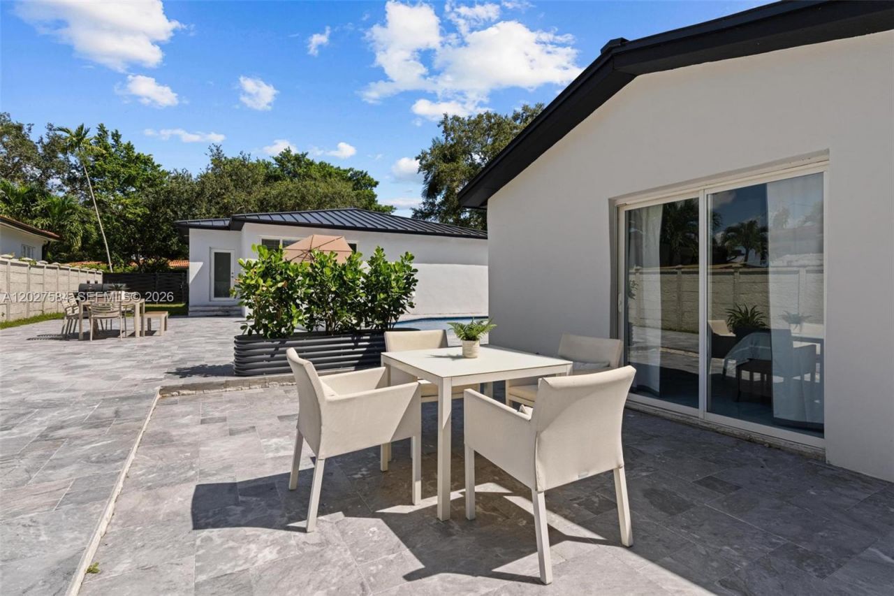 26 NE 88th St, El Portal, FL 33138 Photo