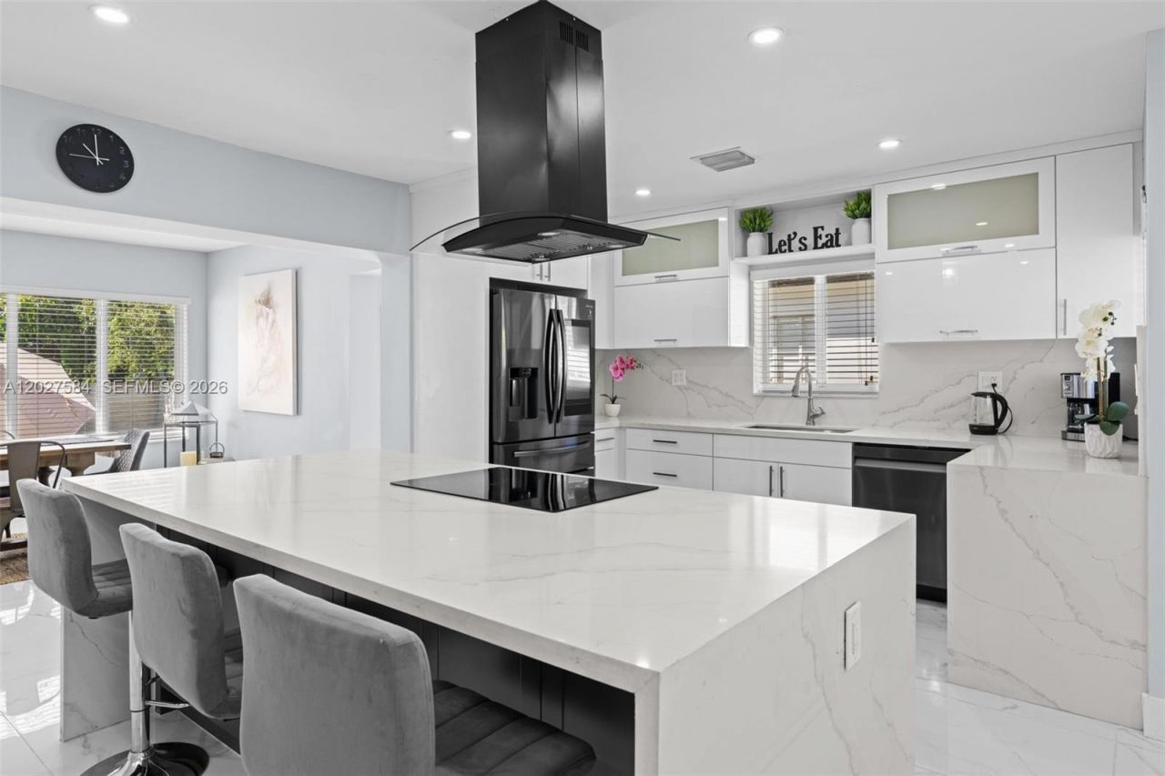 26 NE 88th St, El Portal, FL 33138 Photo