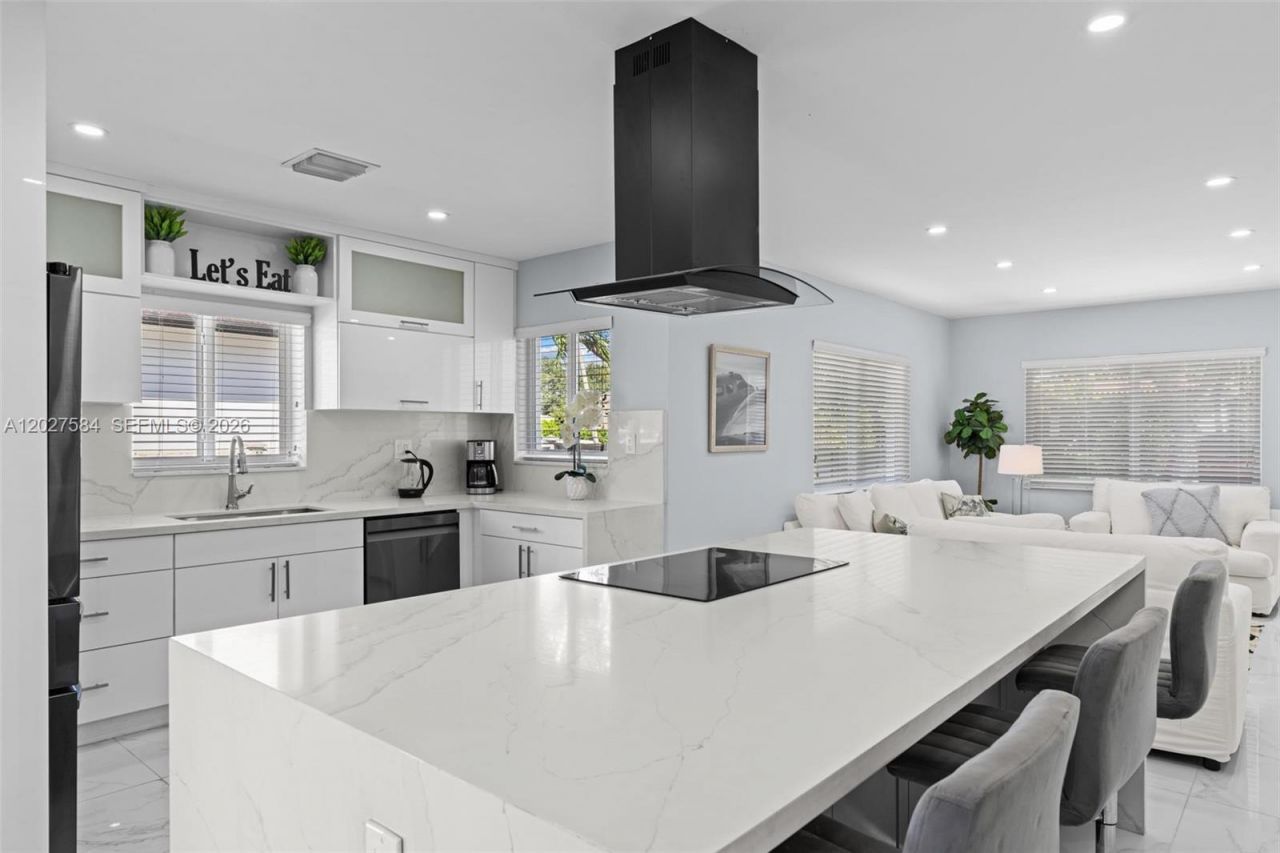 26 NE 88th St, El Portal, FL 33138 Photo