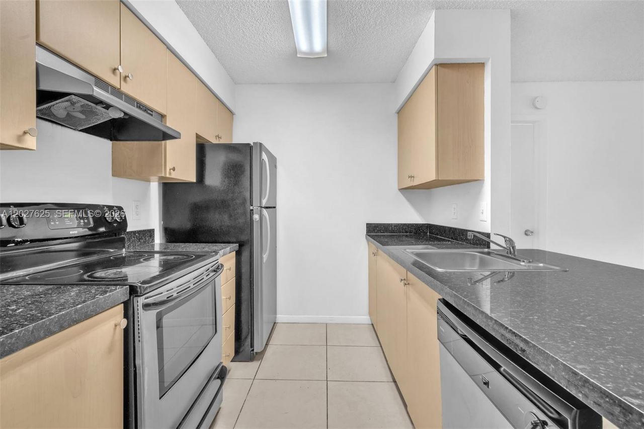 767 NW 104th Ave , Unit 203, Pembroke Pines, FL 33026 Photo