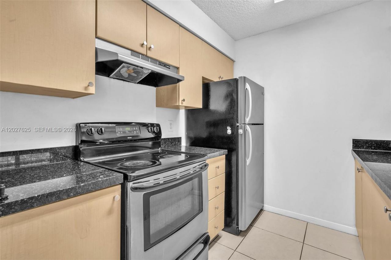 767 NW 104th Ave , Unit 203, Pembroke Pines, FL 33026 Photo