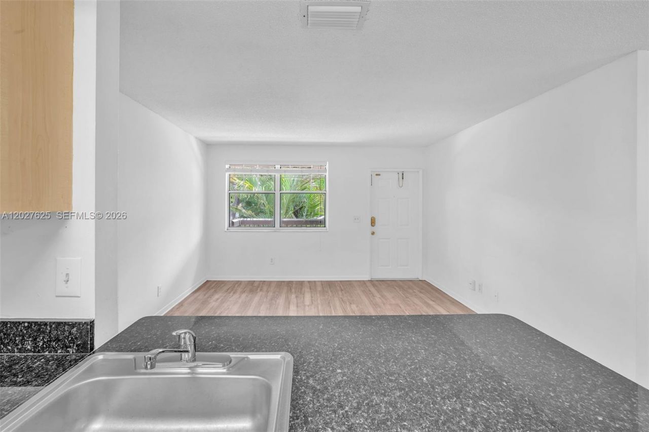 767 NW 104th Ave , Unit 203, Pembroke Pines, FL 33026 Photo