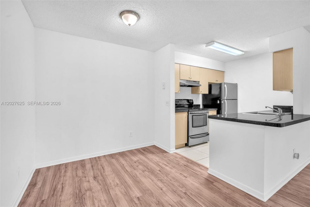 767 NW 104th Ave , Unit 203, Pembroke Pines, FL 33026 Photo