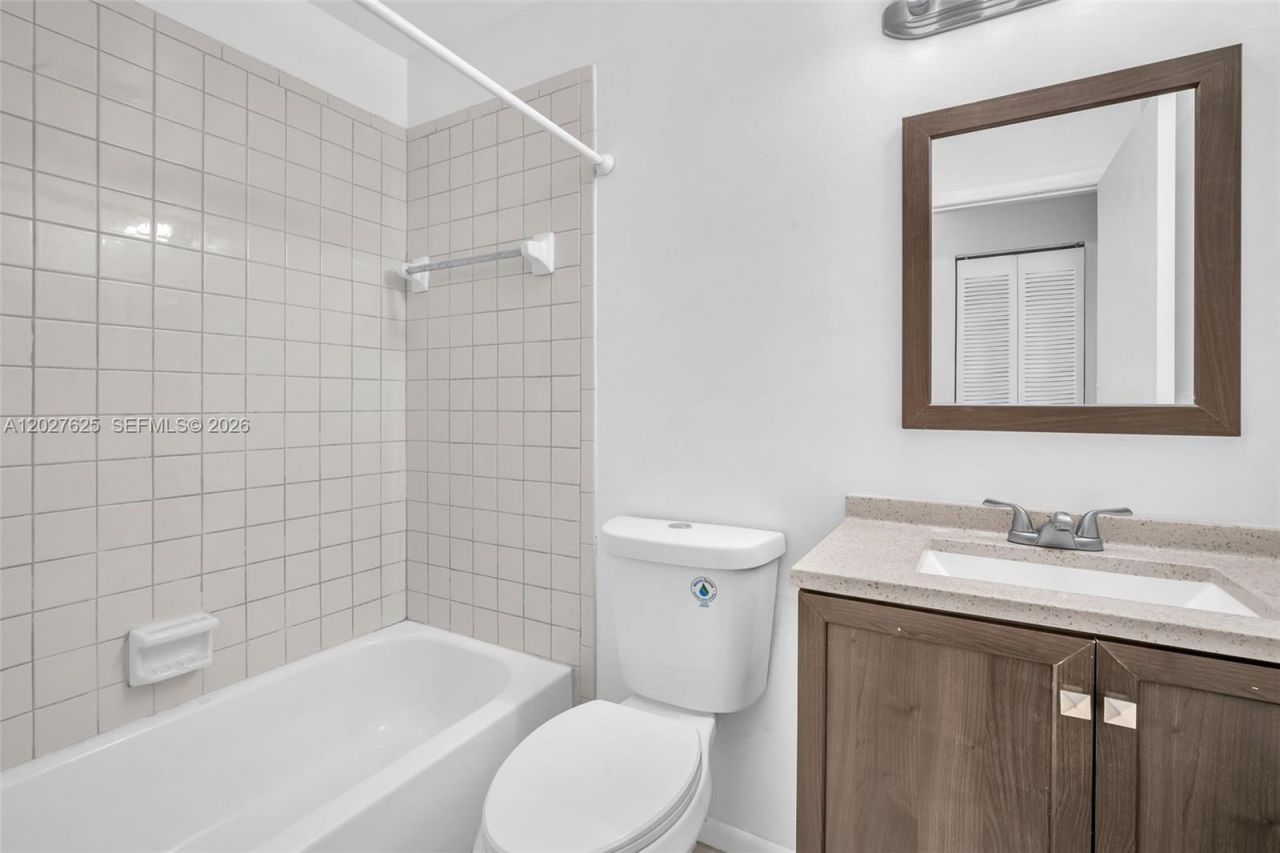 767 NW 104th Ave , Unit 203, Pembroke Pines, FL 33026 Photo