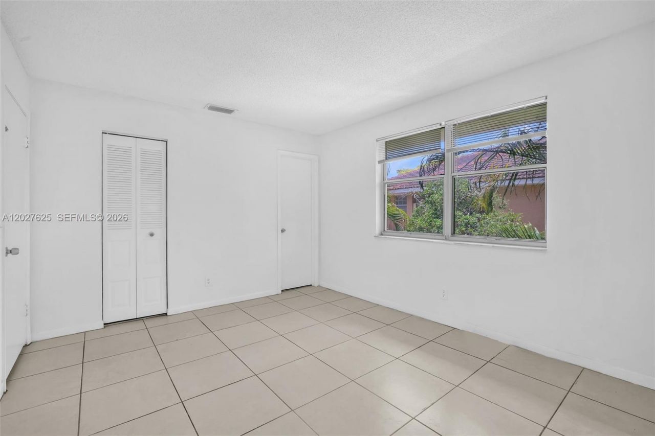 767 NW 104th Ave , Unit 203, Pembroke Pines, FL 33026 Photo