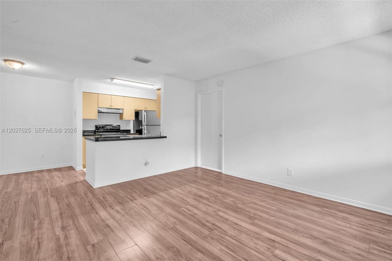 767 NW 104th Ave , Unit 203, Pembroke Pines, FL 33026 Photo