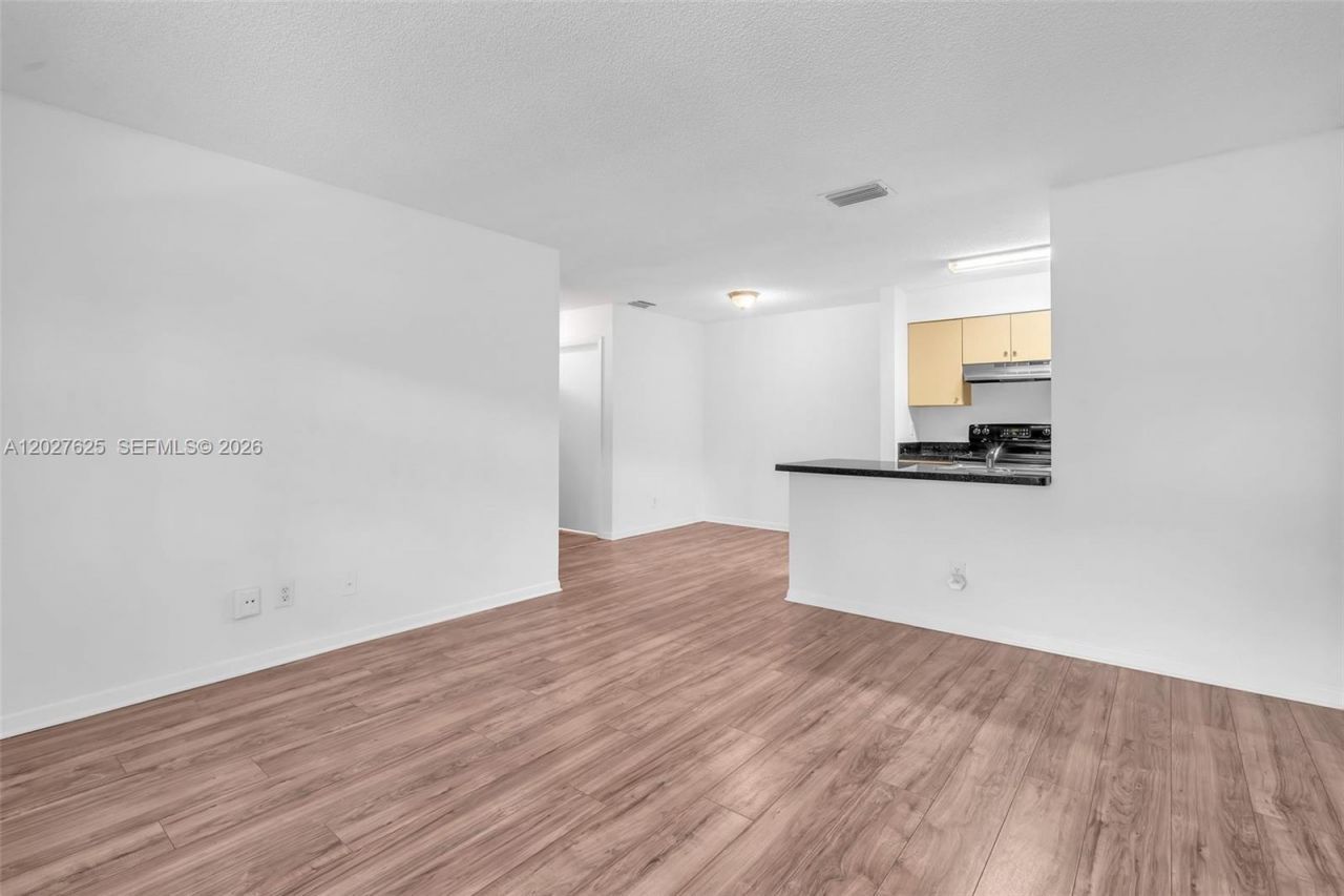 767 NW 104th Ave , Unit 203, Pembroke Pines, FL 33026 Photo
