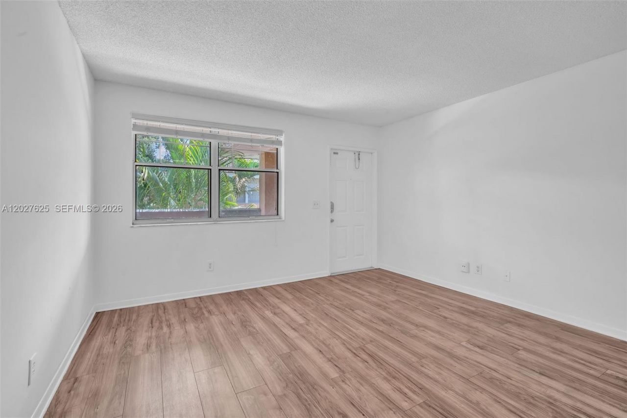 767 NW 104th Ave , Unit 203, Pembroke Pines, FL 33026 Photo