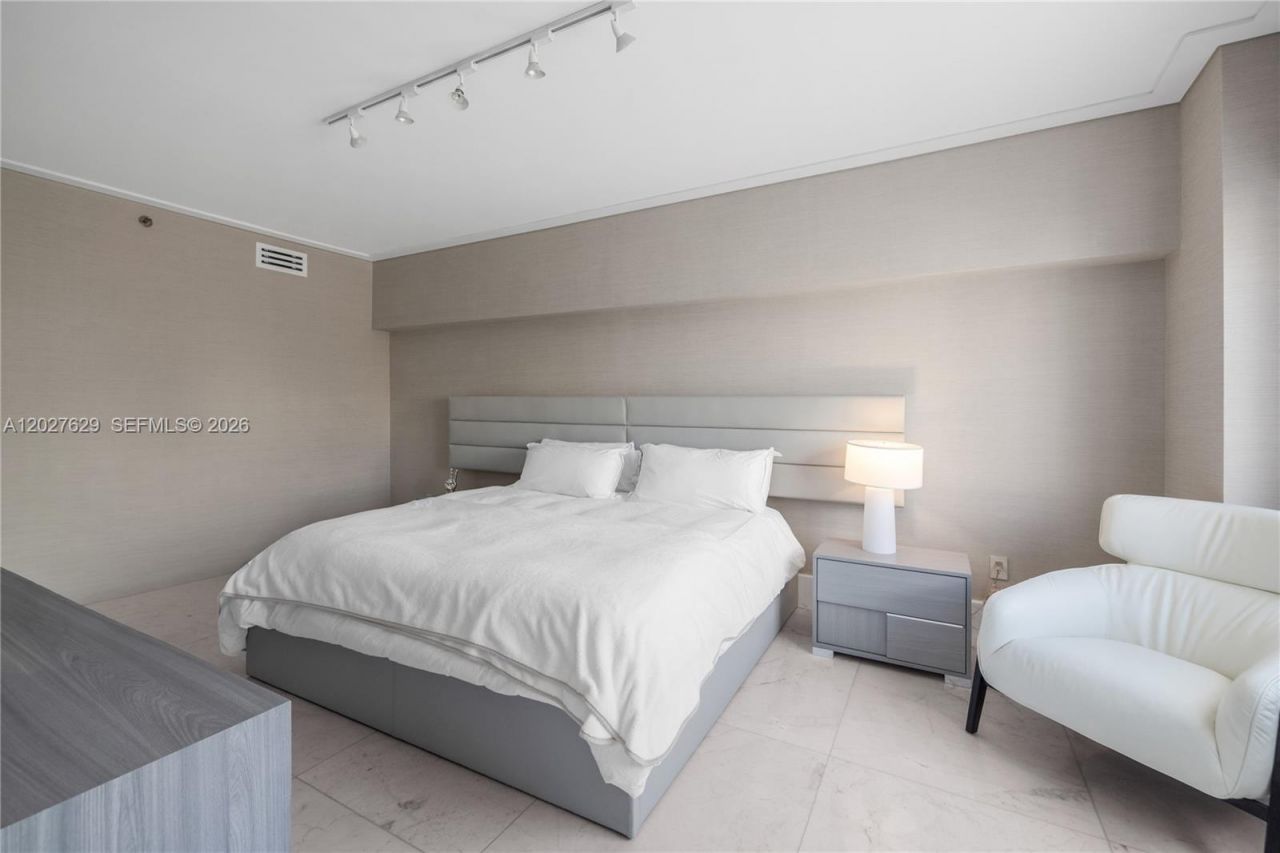 799 Crandon Blvd , Unit PH-8, Key Biscayne, FL 33149 Photo