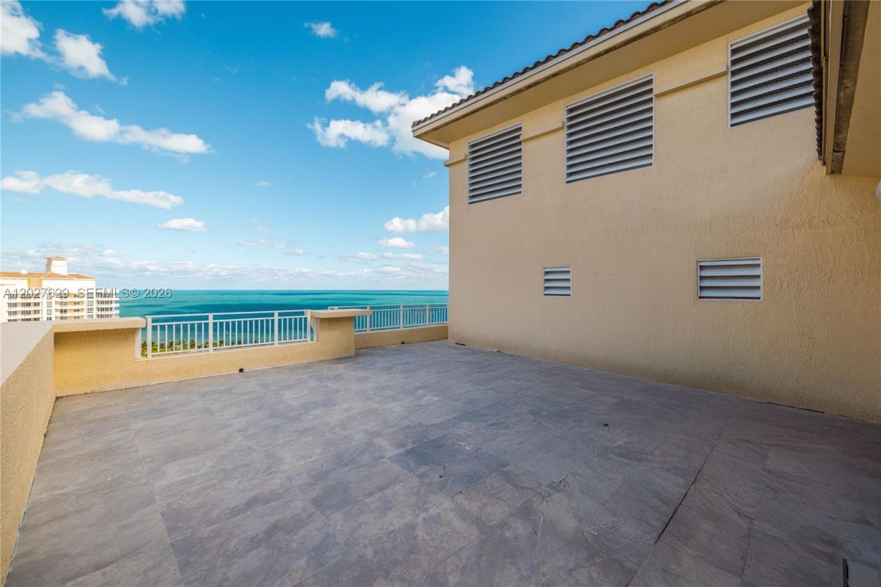799 Crandon Blvd , Unit PH-8, Key Biscayne, FL 33149 Photo