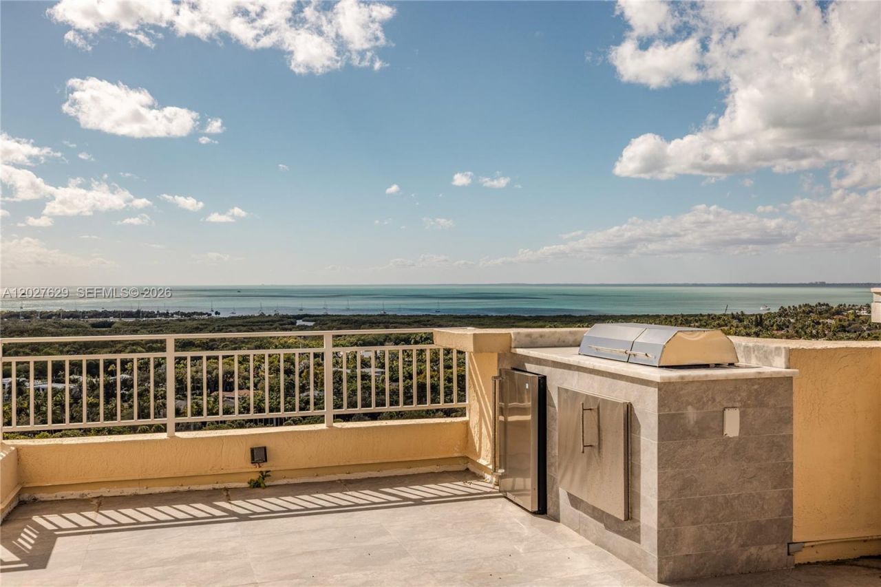 799 Crandon Blvd , Unit PH-8, Key Biscayne, FL 33149 Photo