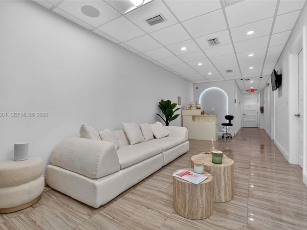 201 N University Dr, Unit 14, Plantation, FL 33324