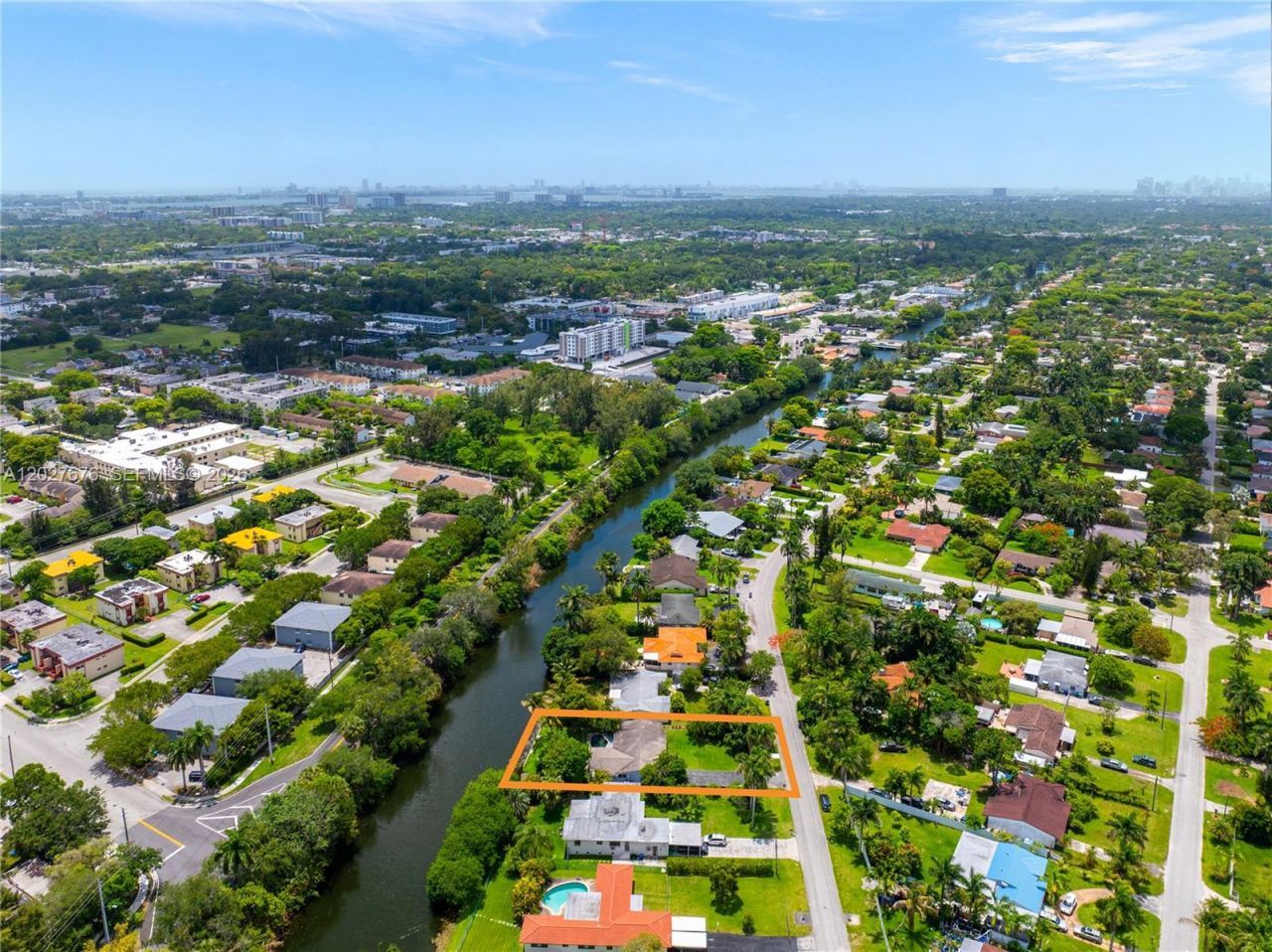 14001 S Biscayne River Dr, Miami, FL 33161 Photo
