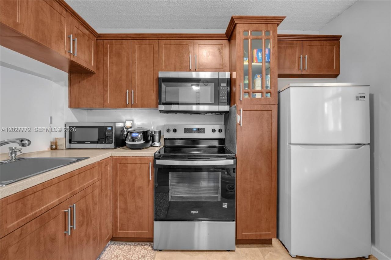9181 NW 1st Ct , Unit 101, Pembroke Pines, FL 33024 Photo