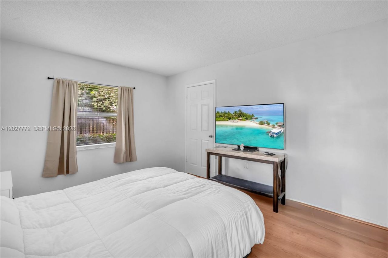 9181 NW 1st Ct , Unit 101, Pembroke Pines, FL 33024 Photo