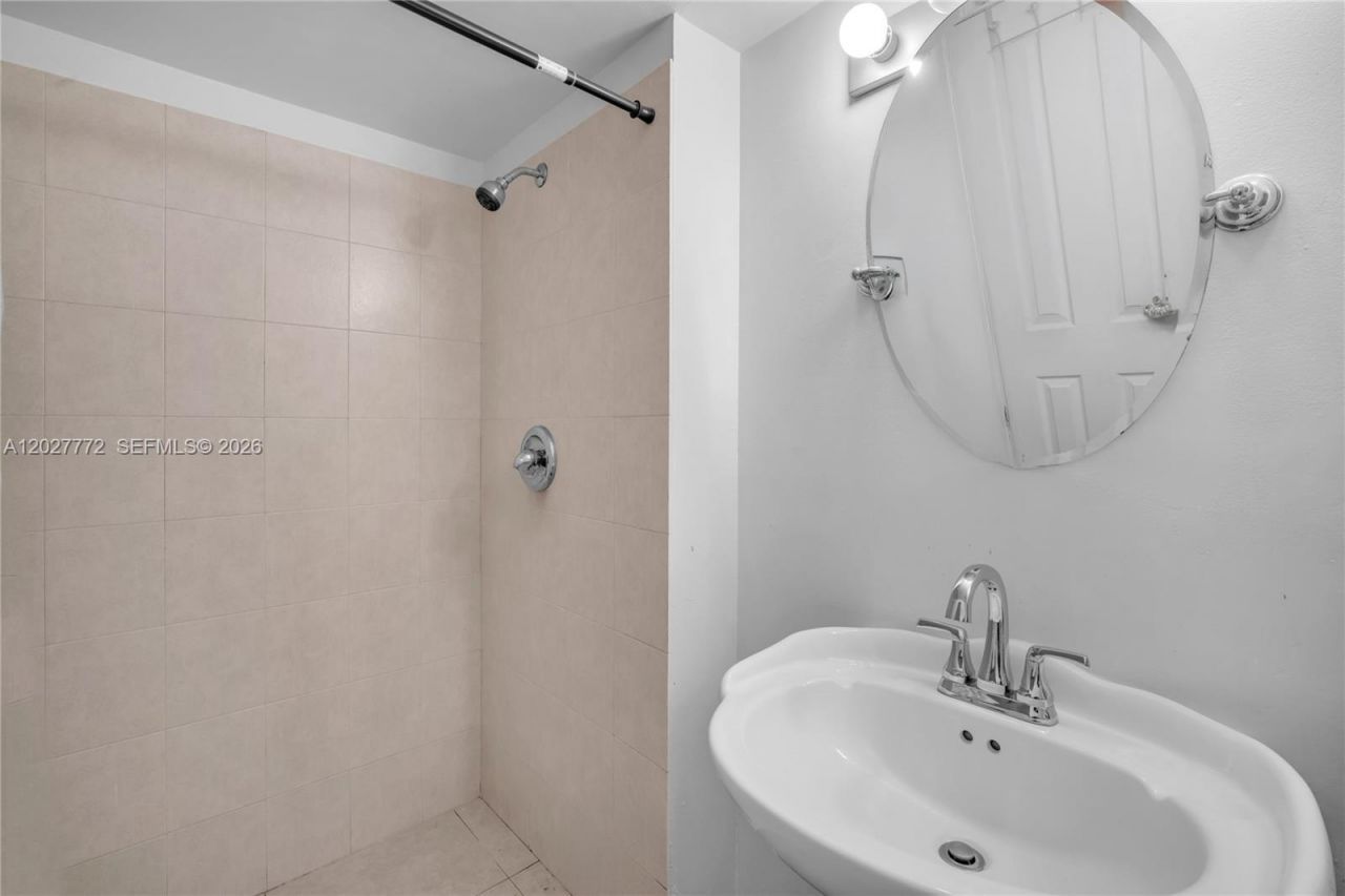 9181 NW 1st Ct , Unit 101, Pembroke Pines, FL 33024 Photo