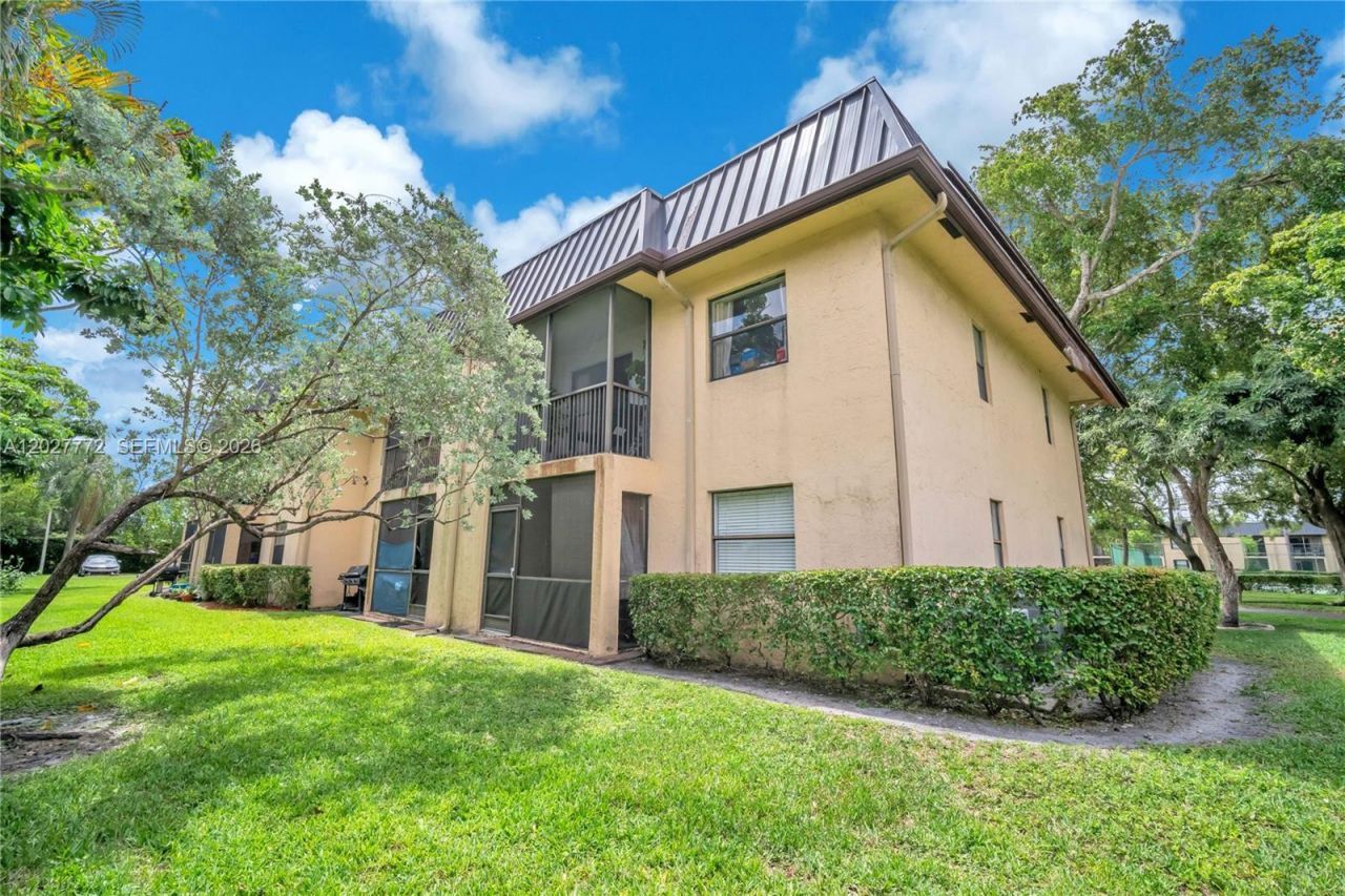 9181 NW 1st Ct , Unit 101, Pembroke Pines, FL 33024 Photo