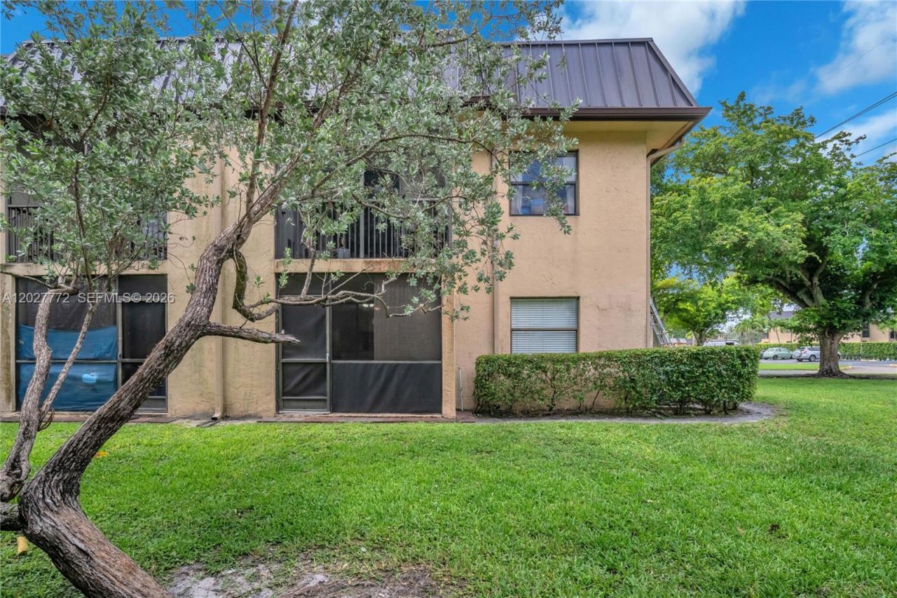 9181 NW 1st Ct , Unit 101, Pembroke Pines, FL 33024 Photo