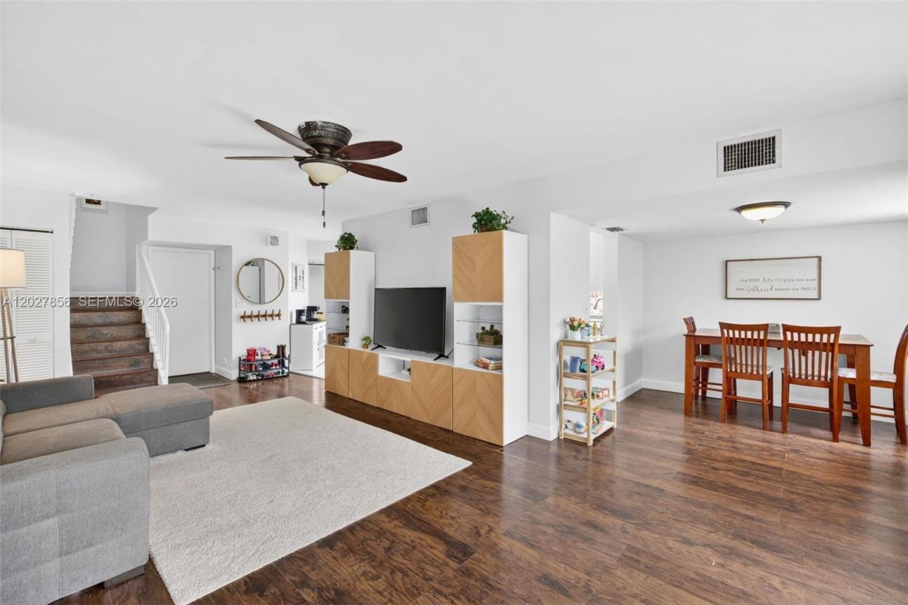 566 N University Dr , Plantation, FL 33324 Photo