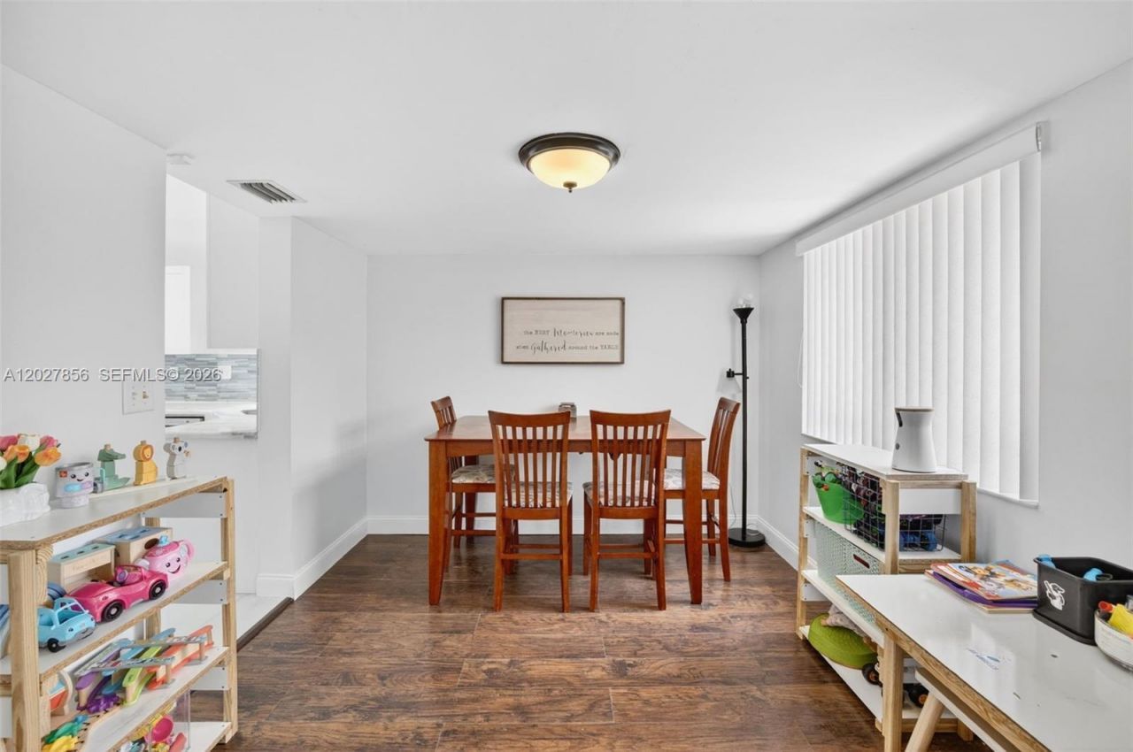 566 N University Dr , Plantation, FL 33324 Photo