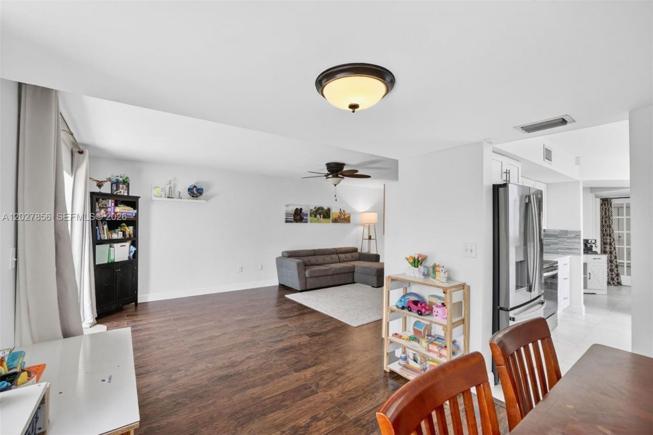 566 N University Dr , Plantation, FL 33324 Photo