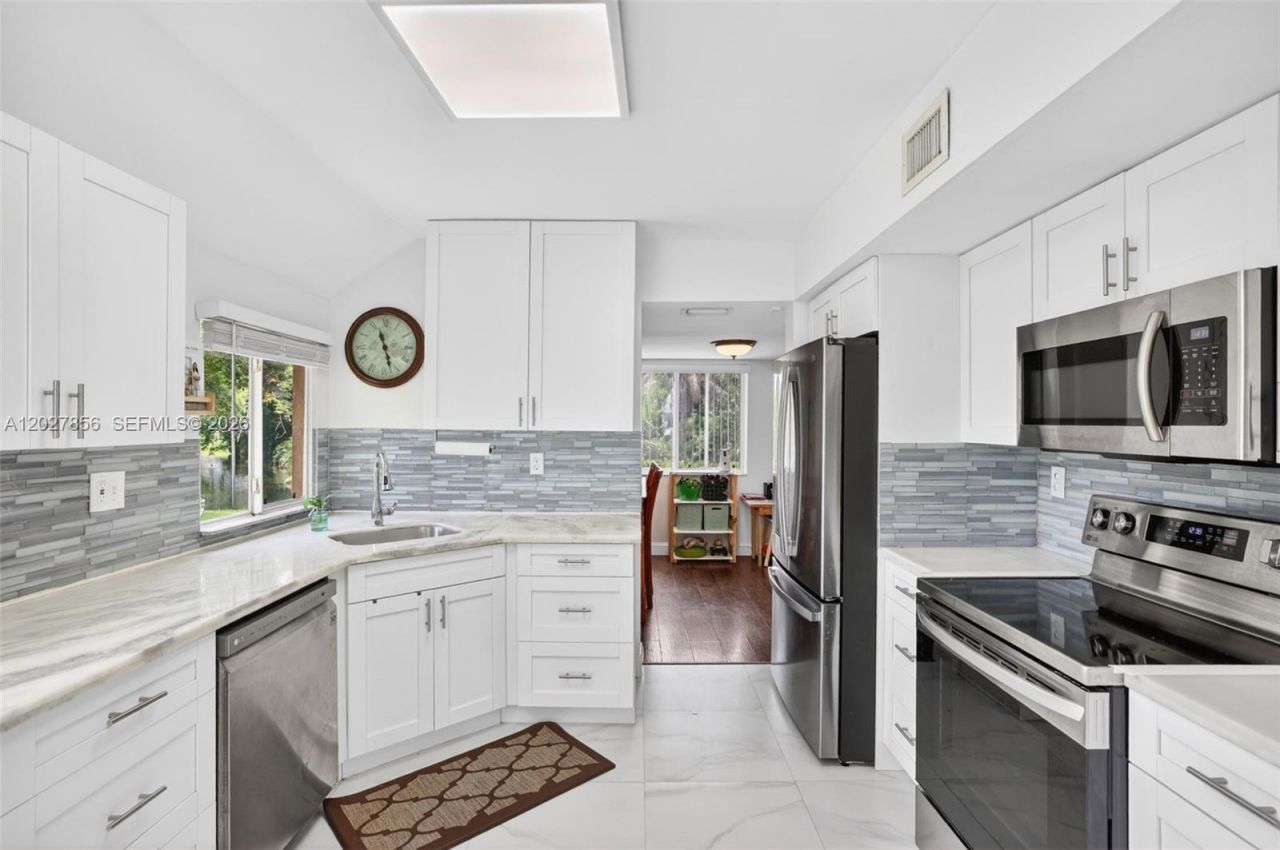 566 N University Dr , Plantation, FL 33324 Photo