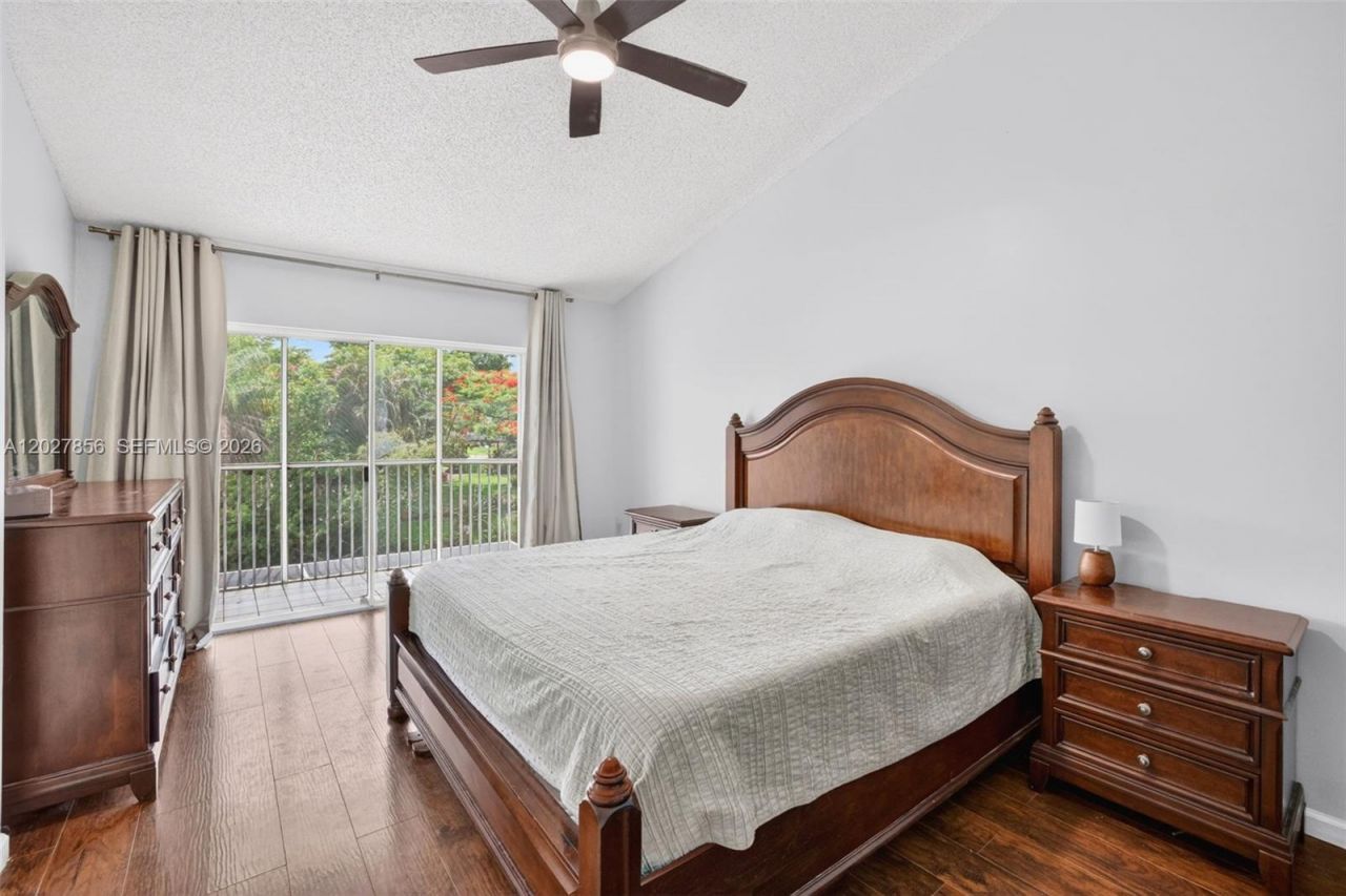 566 N University Dr , Plantation, FL 33324 Photo