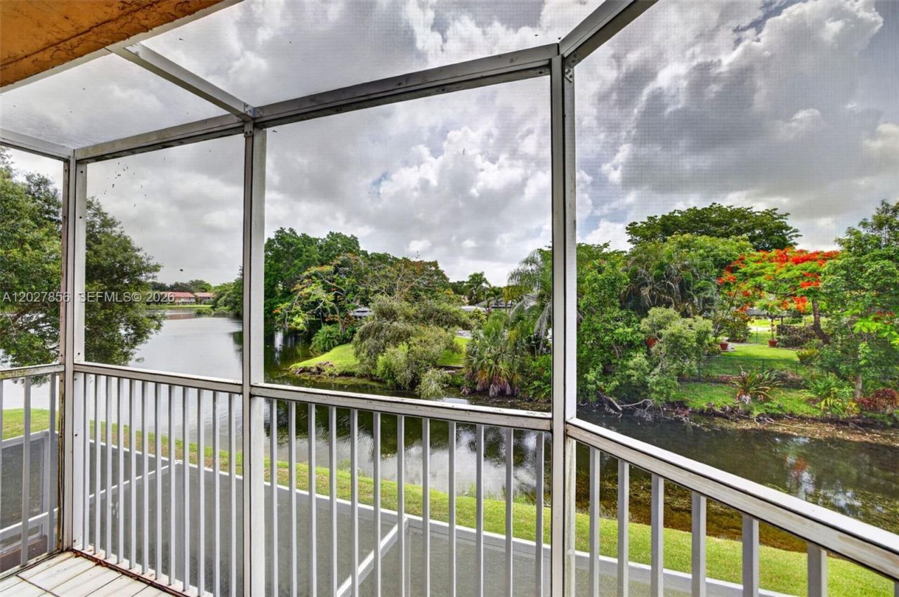566 N University Dr , Plantation, FL 33324 Photo