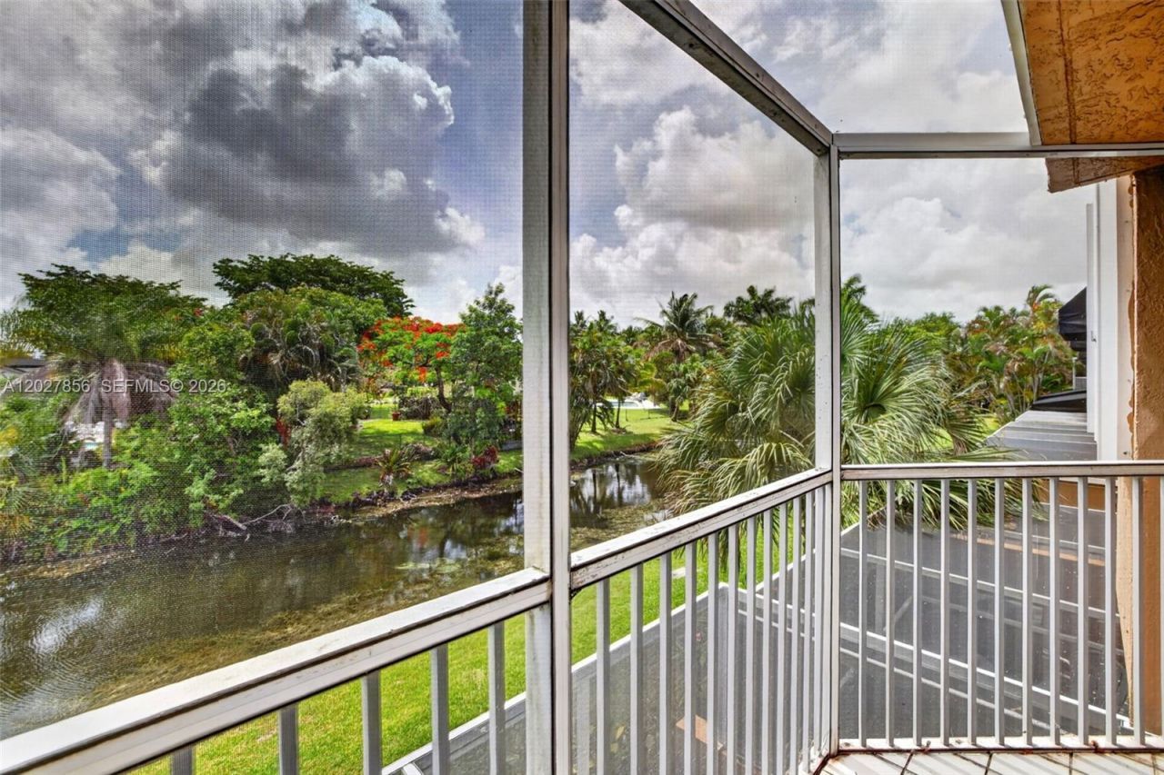 566 N University Dr , Plantation, FL 33324 Photo
