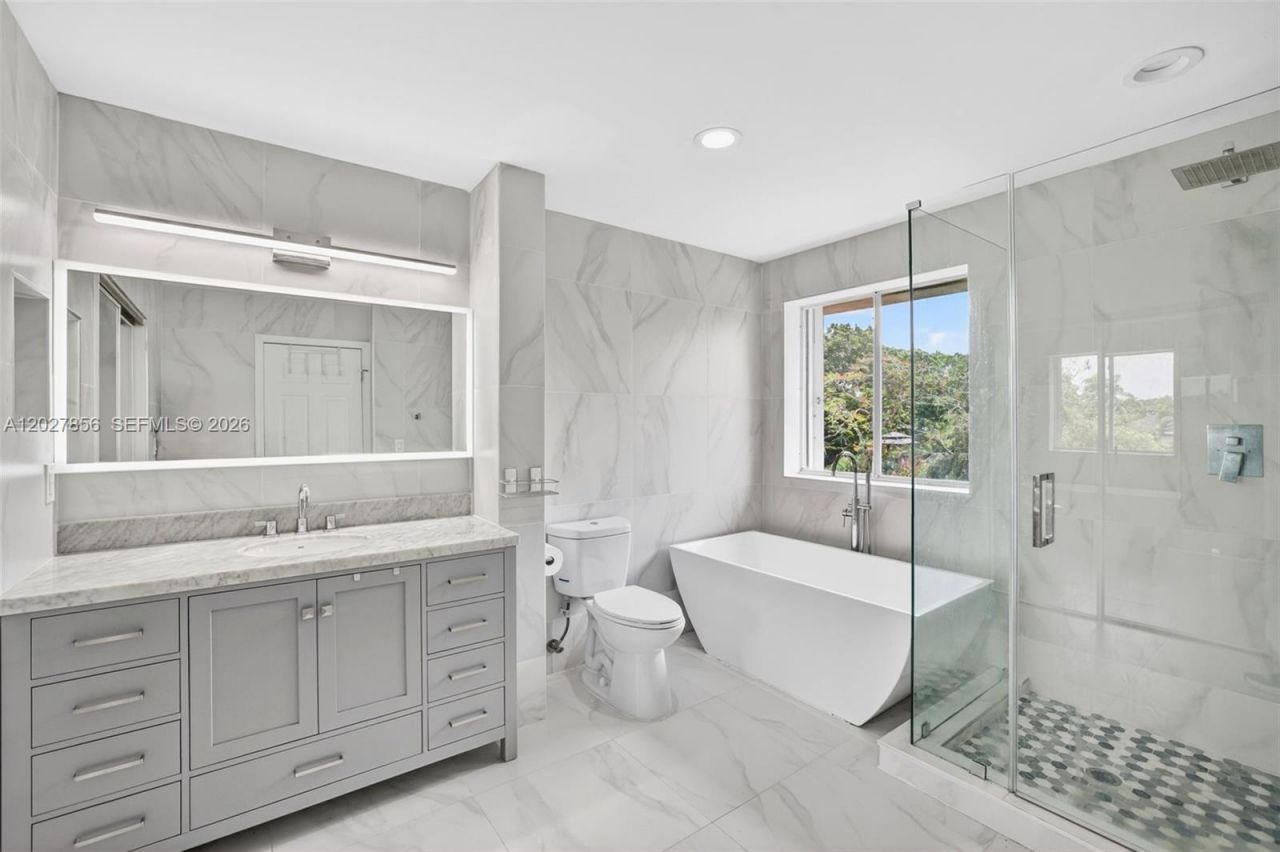 566 N University Dr , Plantation, FL 33324 Photo