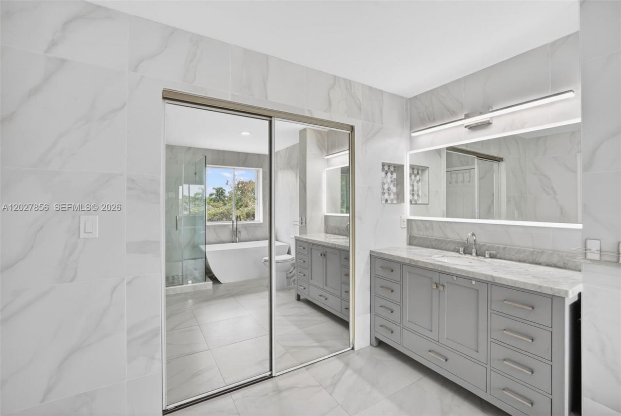 566 N University Dr , Plantation, FL 33324 Photo