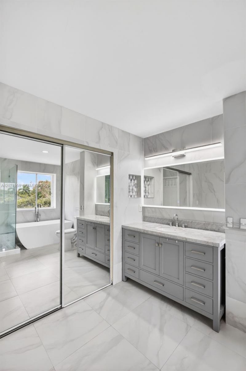 566 N University Dr , Plantation, FL 33324 Photo