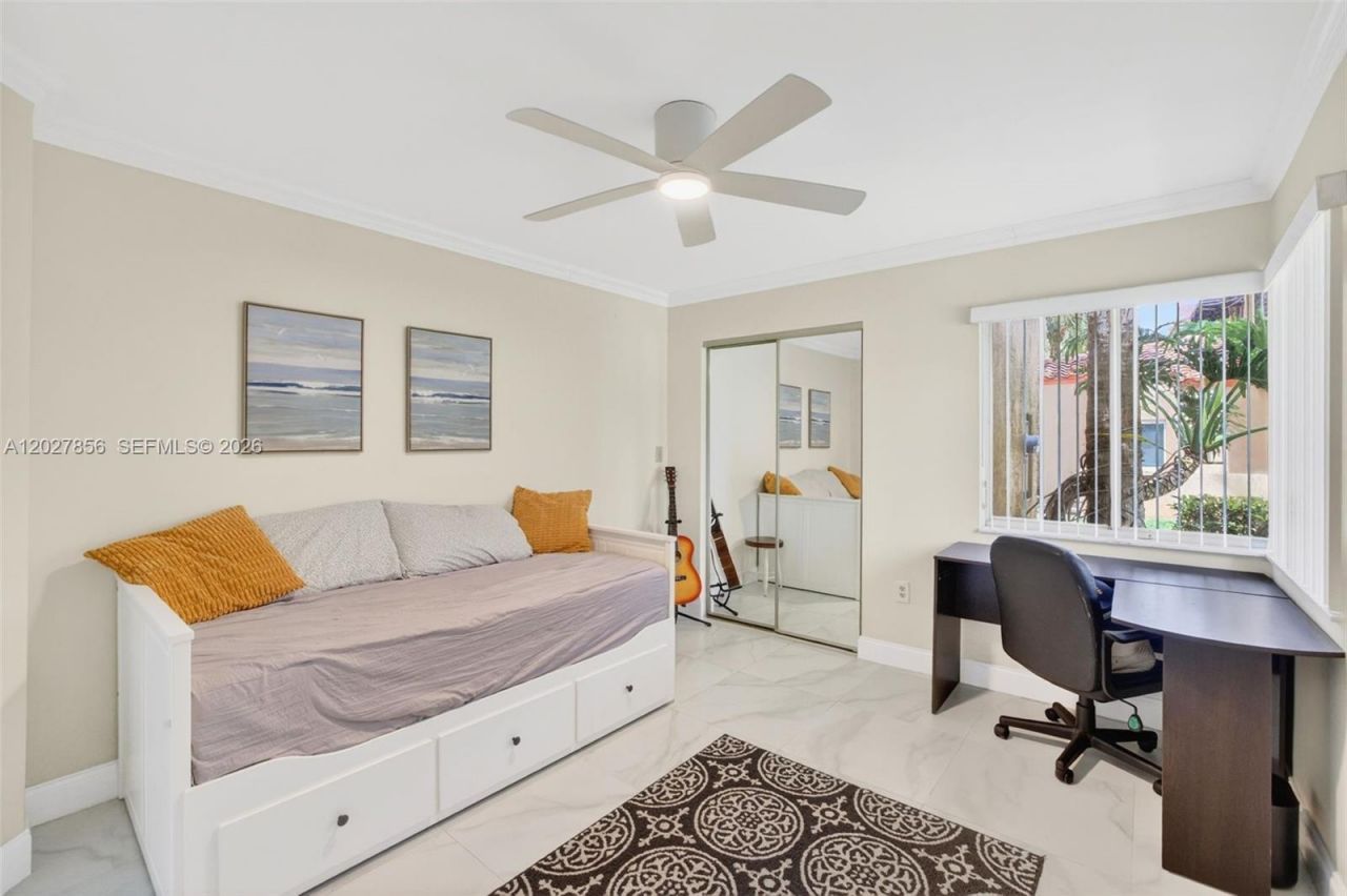 566 N University Dr , Plantation, FL 33324 Photo