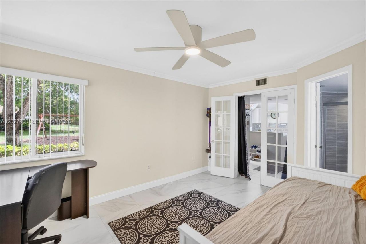 566 N University Dr , Plantation, FL 33324 Photo