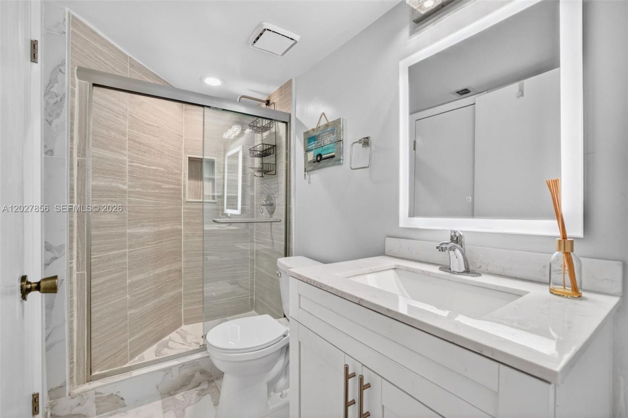 566 N University Dr , Plantation, FL 33324 Photo