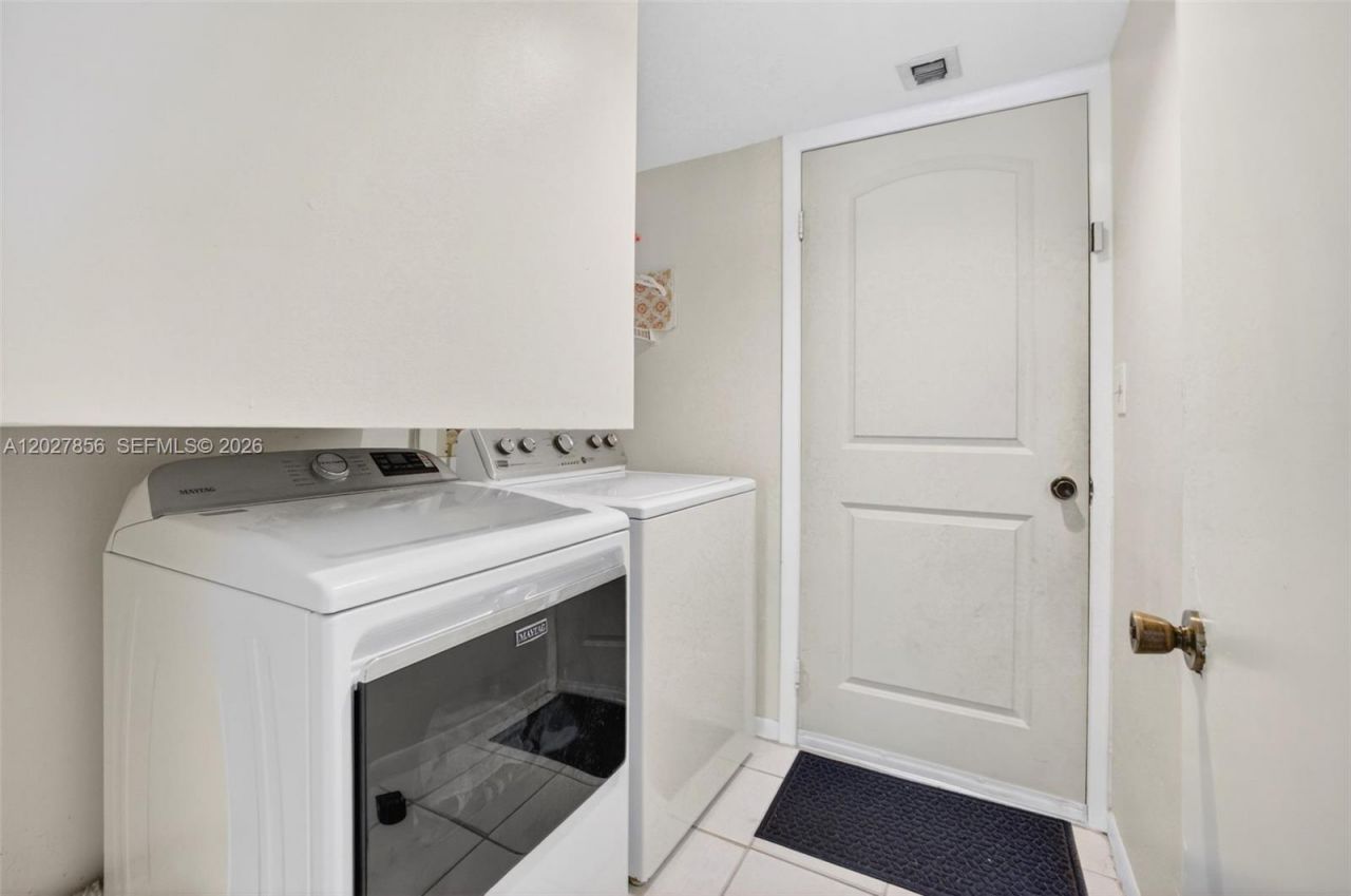 566 N University Dr , Plantation, FL 33324 Photo