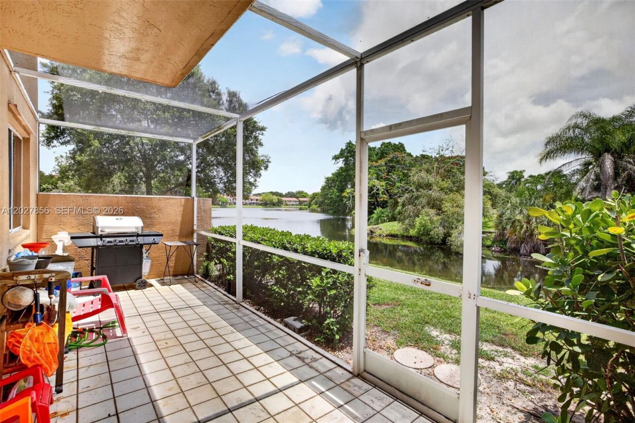 566 N University Dr , Plantation, FL 33324 Photo