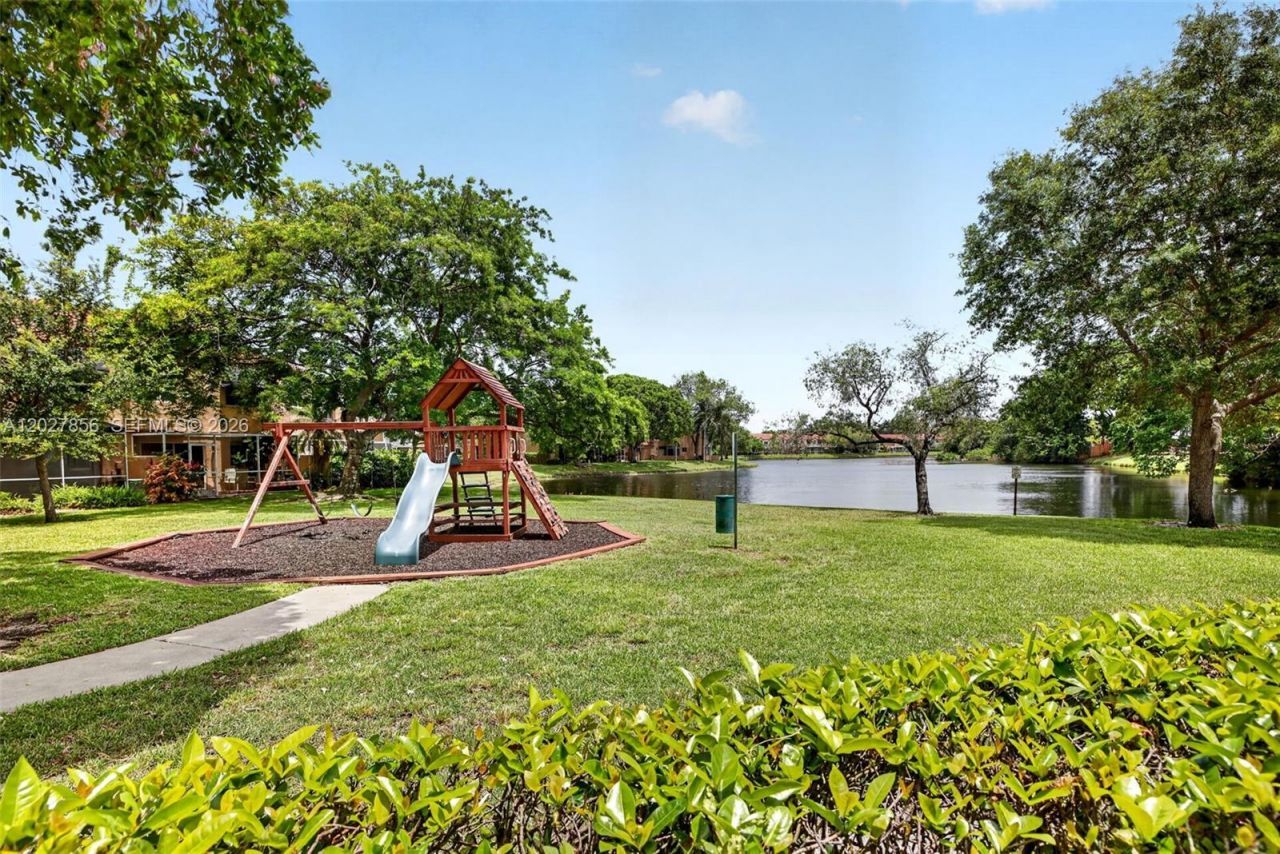 566 N University Dr , Plantation, FL 33324 Photo